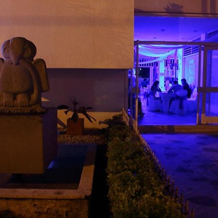 Hotel Calamo Plaza ピタリト エクステリア 写真