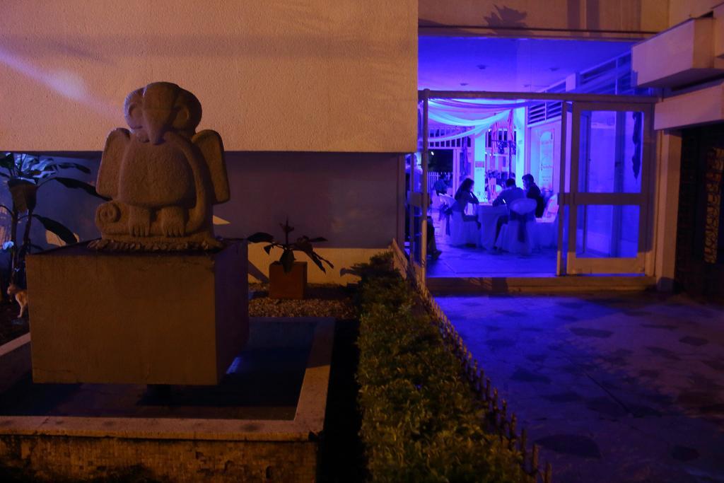 Hotel Calamo Plaza ピタリト エクステリア 写真