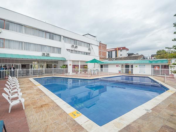 Hotel Calamo Plaza ピタリト エクステリア 写真